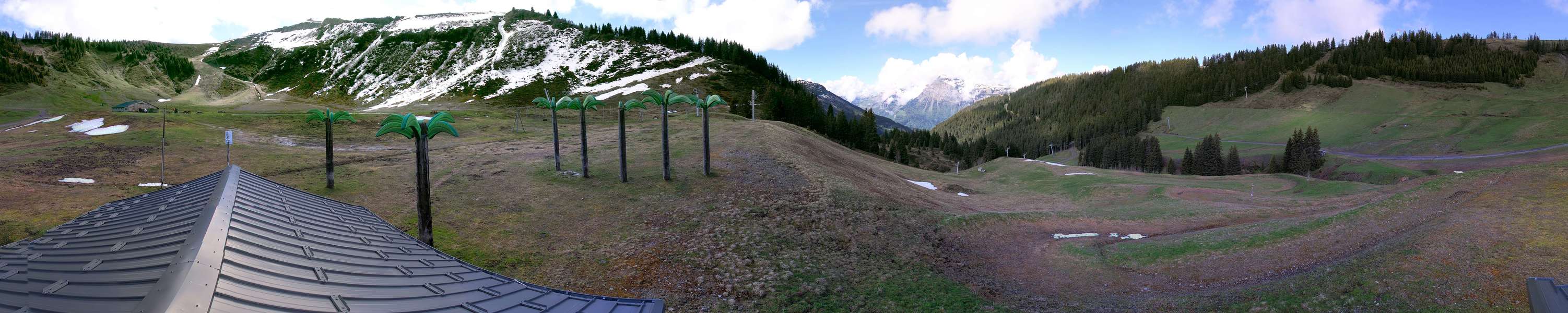 Les Carroz webcam - Oasis Cool Zone panorama