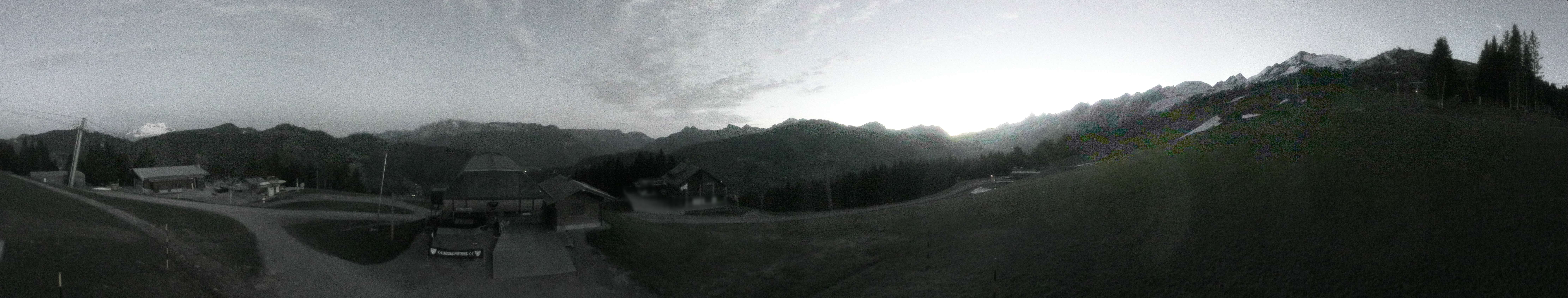 Webcam La Clusaz - Massif de l'Aiguille, depuis le sommet du Crêt du Merle