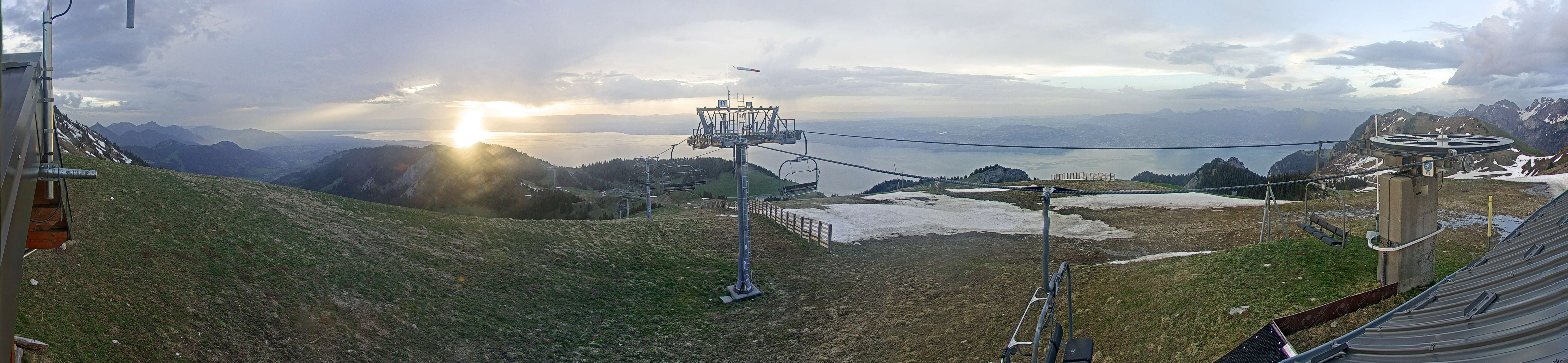 Webcam Thollon-les-Mémises - Sommet du télésiège du Parchet