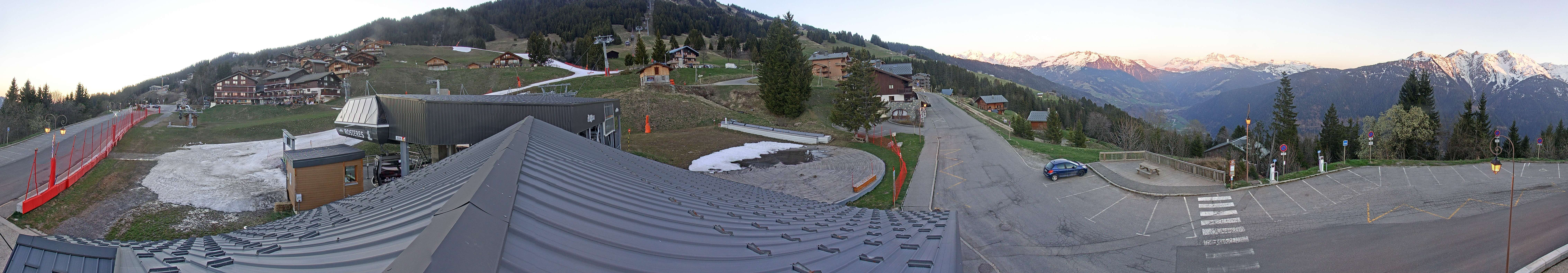 ESPACE ERWIN ECKL (1650m) vue à 360° sur le col des Saisies !